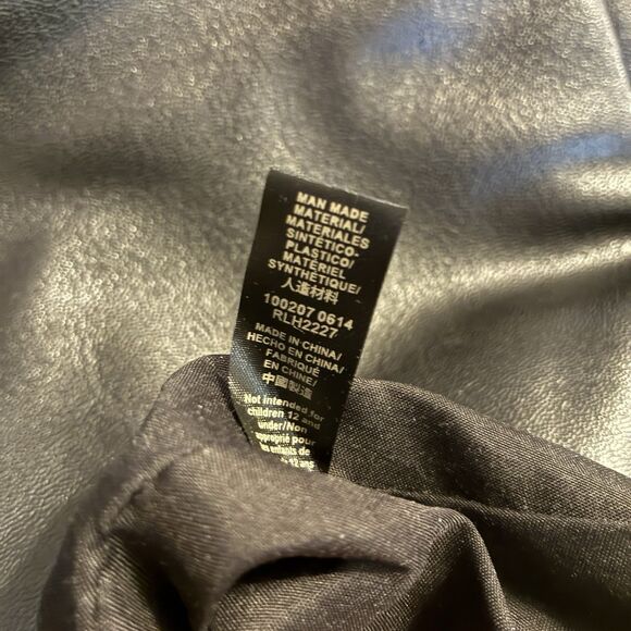 Relic Black Messenger Bag. With Silver Hardware. Buckle Fabric Lining 12”x10”x4” - Picture 11 of 12